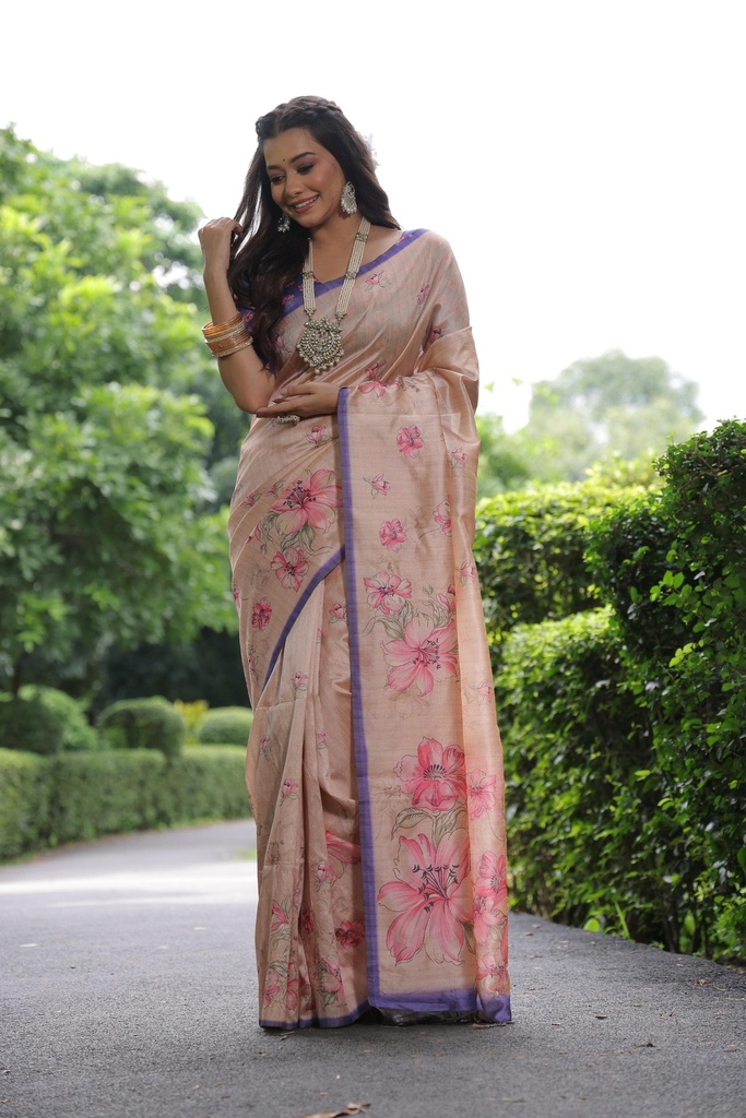 Tussar Silk Saree With Beautiful Floral Print Pallu